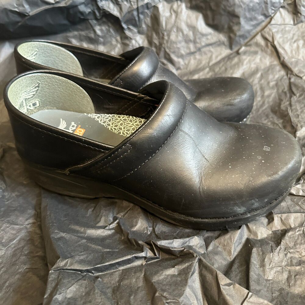 Dansko XP 2.0 Clogs Black Leather 39